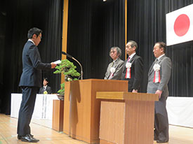 (謝辞 知事賞 食品衛生優良施設 内池醸造株式会社 代表取締役社長 内池 崇)